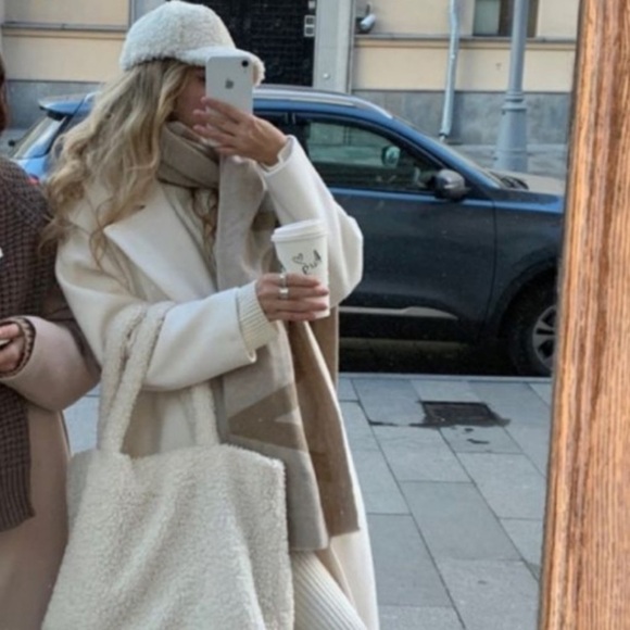 WeWoreWhat Accessories - We wore what‎ Sherpa Baseball Hat cream